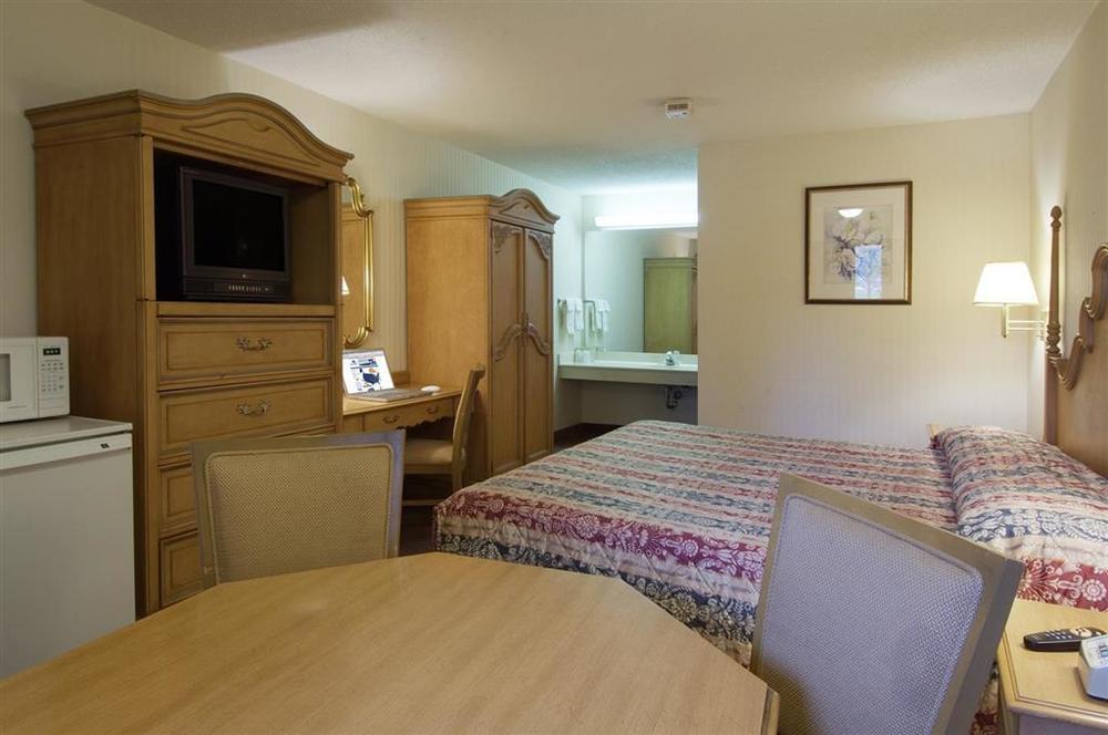 Rodeway Inn Columbus Habitación foto